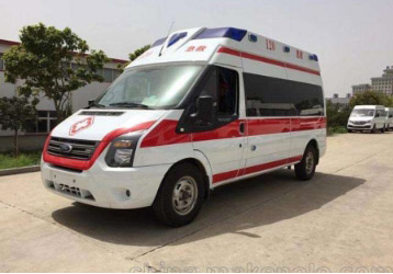 临江市救护车租赁