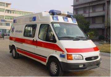 临江市救护车租赁